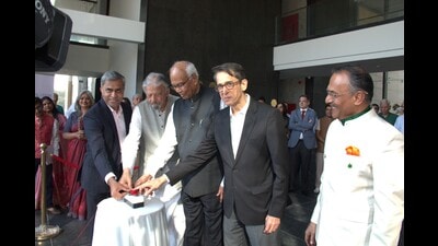 (From left) Prashant Girbane, Dr Vijay Kelkar, Dr Raghunath Mashelkar and Dr Ravi Pandit. (HT PHOTO) (From left) Prashant Girbane, Dr Vijay Kelkar, Dr Raghunath Mashelkar and Dr Ravi Pandit. (HT PHOTO)