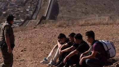 Donald Trump's renewed efforts to strengthen border security, conduct mass deportations, and execute raids since returning to the White House has left tens of thousands of migrants from Venezuela, Guatemala, and other nations stranded in Mexico after the Trump administration closed the asylum system at the US border. (AP) Donald Trump's renewed efforts to strengthen border security, conduct mass deportations, and execute raids since returning to the White House has left tens of thousands of migrants from Venezuela, Guatemala, and other nations stranded in Mexico after the Trump administration closed the asylum system at the US border. (AP)