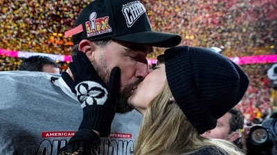 Following the Chiefs' 32-29 victory over the Bills, Taylor Swift and Travis Kelce hosted a celebration at a rooftop bar. (AP Photo/Ashley Landis) (AP) Following the Chiefs' 32-29 victory over the Bills, Taylor Swift and Travis Kelce hosted a celebration at a rooftop bar. (AP Photo/Ashley Landis) (AP)