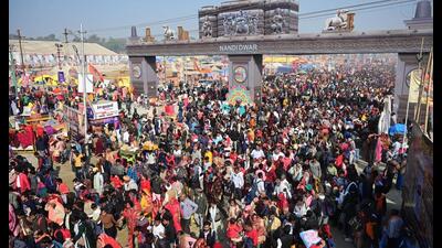 Sea of devotees in Sangam city ahead of Mauni Amavasya. (Anil Kumar Maurya/HT Photo) Sea of devotees in Sangam city ahead of Mauni Amavasya. (Anil Kumar Maurya/HT Photo)