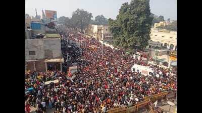 The sea of devotees in Ayodhya on Monday (HT Photo) The sea of devotees in Ayodhya on Monday (HT Photo)