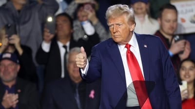 Donald Trump says he can't call waitresses ‘beautiful’ as it will end his career, netizens fume (Photo by Ian Maule / GETTY IMAGES NORTH AMERICA / Getty Images via AFP) (Getty Images via AFP) Donald Trump says he can't call waitresses ‘beautiful’ as it will end his career, netizens fume (Photo by Ian Maule / GETTY IMAGES NORTH AMERICA / Getty Images via AFP) (Getty Images via AFP)