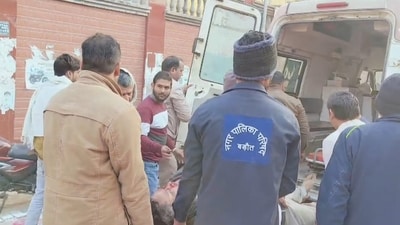 The rescue operations underway in Baghpat after a 'machaan' collapse. (HT Photo) The rescue operations underway in Baghpat after a 'machaan' collapse. (HT Photo)