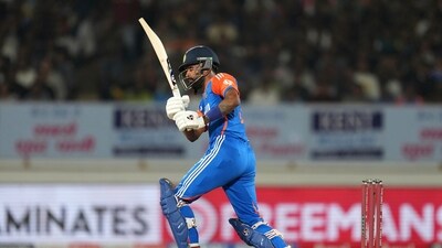 Hardik Pandya tried accelarating towards the end but he in the end perished on 40 off 35 balls. (AP) Hardik Pandya tried accelarating towards the end but he in the end perished on 40 off 35 balls. (AP)