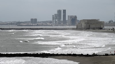 FILE PHOTO: Waves crash on the shore of the Gulf of Mexico, after newly sworn-in U.S. President Donald Trump signed an executive order to change the name of the Gulf of Mexico to the Gulf of America, in Boca del Rio, Veracruz state, Mexico January 21, 2025. REUTERS/Yahir Ceballos/File Photo