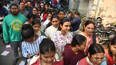Candidates standing in queue before appearing in the JEE Main Session 1 exam at an examination centre at Patliputra in Patna. (Santosh Kumar ) Candidates standing in queue before appearing in the JEE Main Session 1 exam at an examination centre at Patliputra in Patna. (Santosh Kumar )