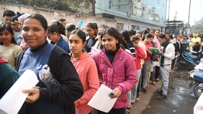 Aspirants standing in queue before appearing in the JEE Mains exam at an examination centre at Patliputra in Patna. (Santosh Kumar ) Aspirants standing in queue before appearing in the JEE Mains exam at an examination centre at Patliputra in Patna. (Santosh Kumar )