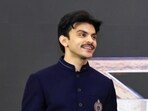 Veer Pahariya reacts to videos roasting him. Veer Pahariya reacts to videos roasting him.