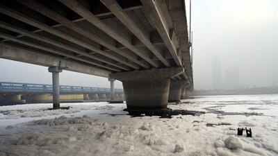 Ammonia levels usually rise between December and March, when the river’s flow begins to slow down after the monsoon’s effects begin to recede. (HT PHOTO) Ammonia levels usually rise between December and March, when the river’s flow begins to slow down after the monsoon’s effects begin to recede. (HT PHOTO)