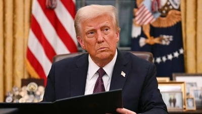 Trump administration offers 8-month buyouts to federal workers on one condition (AFP)
