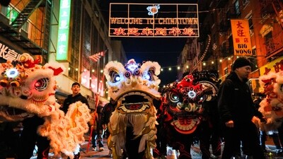 In New York, dancers dinning lion costumes perform during a midnight Lunar New Year celebration, marking the Year of the Snake, in Chinatown section, in Manhattan, U.S. January 29, 2025. REUTERS/Adam Gray (REUTERS)