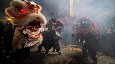 Not just cultural dance performances, one of Atlanta's highlights is the spectacular Lunar New Year Drone and Light Show, which is projected on the world's largest screen. (REUTERS)