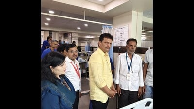 Maharashtra public health minister Prakash Abitkar at a hospital in Pune. (HT PHOTO) Maharashtra public health minister Prakash Abitkar at a hospital in Pune. (HT PHOTO)