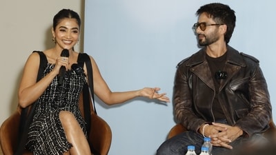 Pooja Hegde and Shahid Kapoor at HT City's Stars In the City (Photo: Shantanu Bhattacharya/HT) Pooja Hegde and Shahid Kapoor at HT City's Stars In the City (Photo: Shantanu Bhattacharya/HT)