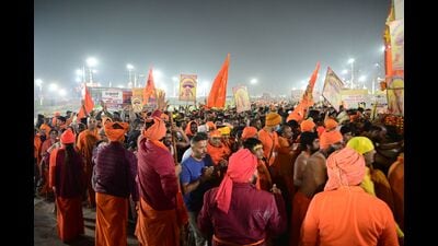 Sadhus of Akhadas return to their camps after the stampede at Mahakumbh, early on Wednesday morning (Anil Kumar Maurya/HT) Sadhus of Akhadas return to their camps after the stampede at Mahakumbh, early on Wednesday morning (Anil Kumar Maurya/HT)