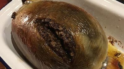 The key ingredient of haggis was the sheep’s pluck (the heart, liver, and lungs) which was boiled together with the windpipe hanging over the pan to drain the impurities. (Wikimedia) The key ingredient of haggis was the sheep’s pluck (the heart, liver, and lungs) which was boiled together with the windpipe hanging over the pan to drain the impurities. (Wikimedia)