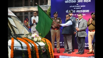 UT administrator Gulab Chand Kataria flagged off newly introduced forensic investigation van, equipped with state-of-the-art forensic tools, which will allow police to gather evidence, process crime scenes, and conduct initial investigations directly at the crime site. (Ravi Kumar/HT) UT administrator Gulab Chand Kataria flagged off newly introduced forensic investigation van, equipped with state-of-the-art forensic tools, which will allow police to gather evidence, process crime scenes, and conduct initial investigations directly at the crime site. (Ravi Kumar/HT)