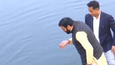 Haryana Chief Minister Nayab Singh Saini takes a sip of Yamuna water. (ANI) (ANI) Haryana Chief Minister Nayab Singh Saini takes a sip of Yamuna water. (ANI) (ANI)