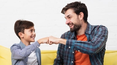 Parent-child relationship can be a safe space for all the fun. (Freepik) Parent-child relationship can be a safe space for all the fun. (Freepik)