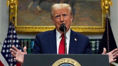 US leaders like President Donald Trump, JD Vance, Sen Ted Cruz and others express condolences and support following a tragic plane collision with a military helicopter near Washington D.C. (AP)