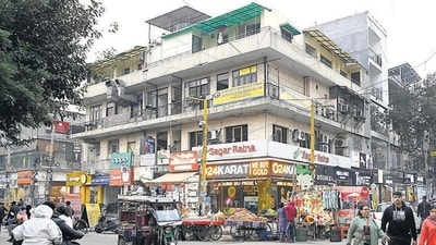 Acharya Niketan Market at Mayur Vihar Phase 1 in New Delhi on Wednesday (Sanjeev Verma/HT Photo)