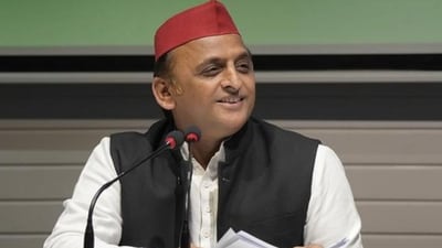 Akhilesh Yadav, the leader of the Samajwadi Party, blasted the BJP-led Central and Uttar Pradesh governments on Thursday for the sad stampede disaster in Mahakumbh that left at least 30 people dead and 60 wounded (Hindustan Times) Akhilesh Yadav, the leader of the Samajwadi Party, blasted the BJP-led Central and Uttar Pradesh governments on Thursday for the sad stampede disaster in Mahakumbh that left at least 30 people dead and 60 wounded (Hindustan Times)