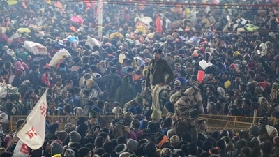 Crowd at Maha Kumbh on Wednesday morning (Deepak Gupta/HT)