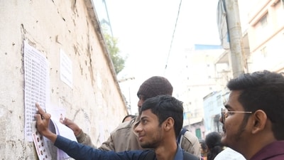 The paper 1 (BE/BTech) of JEE Main 2025 session 1 was conducted on January 22, 23, 24, 28 and 29 in two shifts, from 9 am to 12 pm and from 3 pm to 6 pm. (Santosh Kumar) The paper 1 (BE/BTech) of JEE Main 2025 session 1 was conducted on January 22, 23, 24, 28 and 29 in two shifts, from 9 am to 12 pm and from 3 pm to 6 pm. (Santosh Kumar)