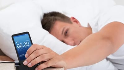 Experts agree, noting that hitting snooze repeatedly disrupts the body’s internal clock. (Pexel) Experts agree, noting that hitting snooze repeatedly disrupts the body’s internal clock. (Pexel)