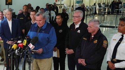 CEO of the Metropolitan Washington Airports Authority John E. Potter addresses the media, after American Eagle flight 5342 collided with a Black Hawk helicopter while approaching Ronald Reagan Washington National Airport and crashed into Potomac River, USA (REUTERS//Ken Cedeno)