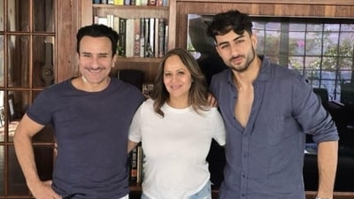 Saif Ali Khan's pic posing with Ibrahim post his surgery surfaces on internet. (Reddit) Saif Ali Khan's pic posing with Ibrahim post his surgery surfaces on internet. (Reddit)