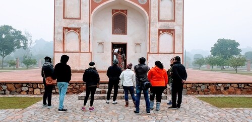 This walking tour of Old Delhi covers both Shahjahanabad and Mughal Zenana This walking tour of Old Delhi covers both Shahjahanabad and Mughal Zenana