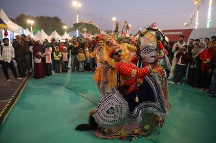 Artistes from across India are here to enthrall onlookers with live acts. One among these is a group from Rajasthan, which is entertaining visitors with the Kachchhi Ghodi folk dance. (Photos: Manoj Verma/HT)