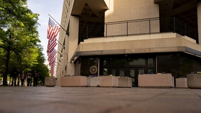 (image for rep) American flags outside the J. Edgar Hoover Federal Bureau of Investigation (FBI) building stands in Washington, DC. (Bloomberg) (image for rep) American flags outside the J. Edgar Hoover Federal Bureau of Investigation (FBI) building stands in Washington, DC. (Bloomberg)