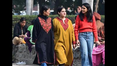 At 8.7°C, even the average minimum temperature of the city was highest since 9.3°C in 2022. (Keshav Singh/HT) At 8.7°C, even the average minimum temperature of the city was highest since 9.3°C in 2022. (Keshav Singh/HT)