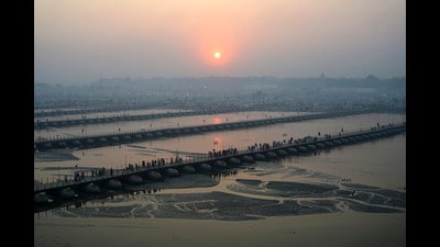 Devotees cross pontoon bridges during Maha Kumbh Mela 2025 in Prayagraj (PTI) Devotees cross pontoon bridges during Maha Kumbh Mela 2025 in Prayagraj (PTI)