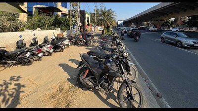 In its affidavit, the MC said ample parking space has been provided at key locations. It pointed to the various parking facilities available to the public. (Gurpreet Singh/HT)