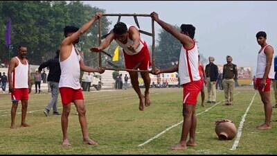 Participants exhibiting their skills the during the Kila Raipur games in Ludhiana on Friday. (Gurpreet Singh/HT) Participants exhibiting their skills the during the Kila Raipur games in Ludhiana on Friday. (Gurpreet Singh/HT)