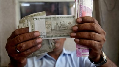 The Economic Survey pointed out to the “huge disparity” between growth in corporate profits and growth in wages. (Representative image) (REUTERS)