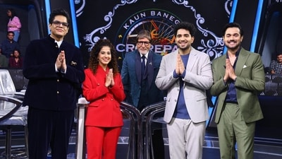 Tanmay Bhat, Kamiya Jani and Amitabh Bachchan with Samay Raina and Bhuvan Bam on the sets of KBC 16. Tanmay Bhat, Kamiya Jani and Amitabh Bachchan with Samay Raina and Bhuvan Bam on the sets of KBC 16.