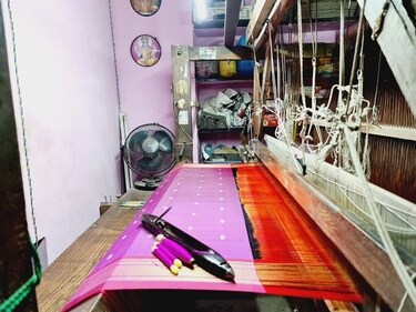 Jagdish Ji Shankari Paithani Sarees from Nashik will be supplying the Paithani sarees Jagdish Ji Shankari Paithani Sarees from Nashik will be supplying the Paithani sarees