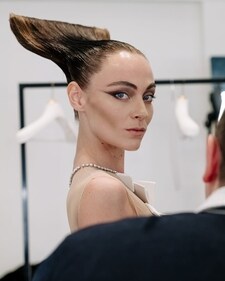 Blade edge hair Blade edge hair