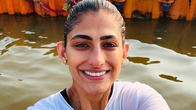 Sharing her picture taking a holy dip, the actor wrote, “Then came the calm, the calm amidst the storm ⛈️ the prayer 🤲🏽 where every beating soul looked within. Breathed deep, even if it were only for a second. The Ganga welcomed me with her graciousness. I Blinked. Said a “Thank You”. I said a prayer. I am yours and you are mine.” (Instagram) Sharing her picture taking a holy dip, the actor wrote, “Then came the calm, the calm amidst the storm ⛈️ the prayer 🤲🏽 where every beating soul looked within. Breathed deep, even if it were only for a second. The Ganga welcomed me with her graciousness. I Blinked. Said a “Thank You”. I said a prayer. I am yours and you are mine.” (Instagram)
