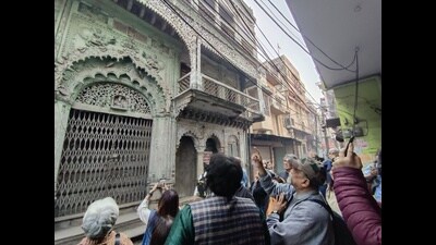 A walk was organised as part of the Sanatkada festival in Lucknow on Saturday (HT Photo) A walk was organised as part of the Sanatkada festival in Lucknow on Saturday (HT Photo)