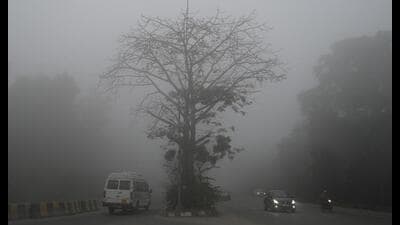 Dense fog near Leisure Valley Park in Gurugram on Saturday morning. (PARVEEN KUMAR/HT) Dense fog near Leisure Valley Park in Gurugram on Saturday morning. (PARVEEN KUMAR/HT)