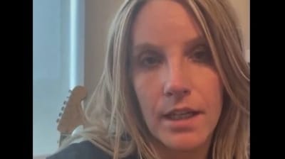 The claims that Jo Ellis was the helicopter pilot were dismissed, when she posted a video on Facebook, saying: “I understand some people have associated me with the crash in D.C. and that is false.” (X) The claims that Jo Ellis was the helicopter pilot were dismissed, when she posted a video on Facebook, saying: “I understand some people have associated me with the crash in D.C. and that is false.” (X)