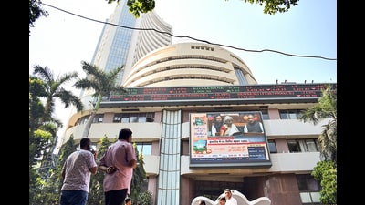 Mumbai, Feb 01 (ANI): People watch the live telecast of Union Budget 2025 presented by Finance Minister Nirmala Sitharaman in the Lok Sabha of the Parliament on a display screen outside the Bombay Stock Exchange (BSE), in Mumbai on Saturday. (ANI Photo) (Vijay Gohil) Mumbai, Feb 01 (ANI): People watch the live telecast of Union Budget 2025 presented by Finance Minister Nirmala Sitharaman in the Lok Sabha of the Parliament on a display screen outside the Bombay Stock Exchange (BSE), in Mumbai on Saturday. (ANI Photo) (Vijay Gohil)