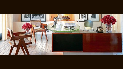 Pierre Jeanerret’s “Chandigarh chairs” in Kourtney Kardashian’s Los Angeles home. (Roger Davies/AD) Pierre Jeanerret’s “Chandigarh chairs” in Kourtney Kardashian’s Los Angeles home. (Roger Davies/AD)