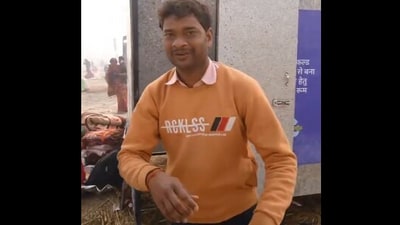 A man was filmed urinating in a public changing room at the Mahakumbh Mela, triggering widespread outrage. (X/@divya_gandotra) A man was filmed urinating in a public changing room at the Mahakumbh Mela, triggering widespread outrage. (X/@divya_gandotra)