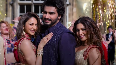 Arjun Kapoor, Bhumi Pednekar and Rakul Preet Singh's still from Mere Husband Ki Biwi. Arjun Kapoor, Bhumi Pednekar and Rakul Preet Singh's still from Mere Husband Ki Biwi.